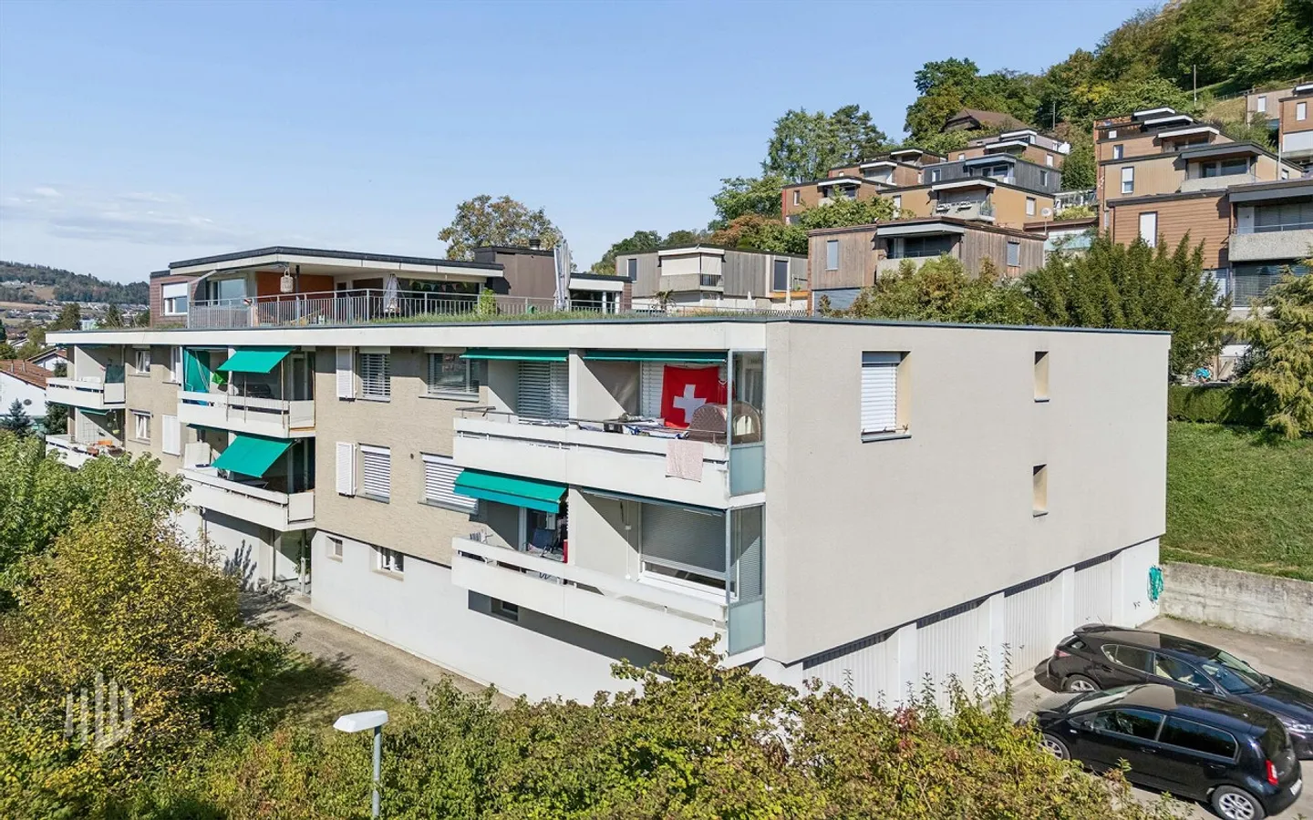 ImmoWyss - Appartamento moderno di 3,5 locali con balcone e vista panoramica. - Foto 1 di 21