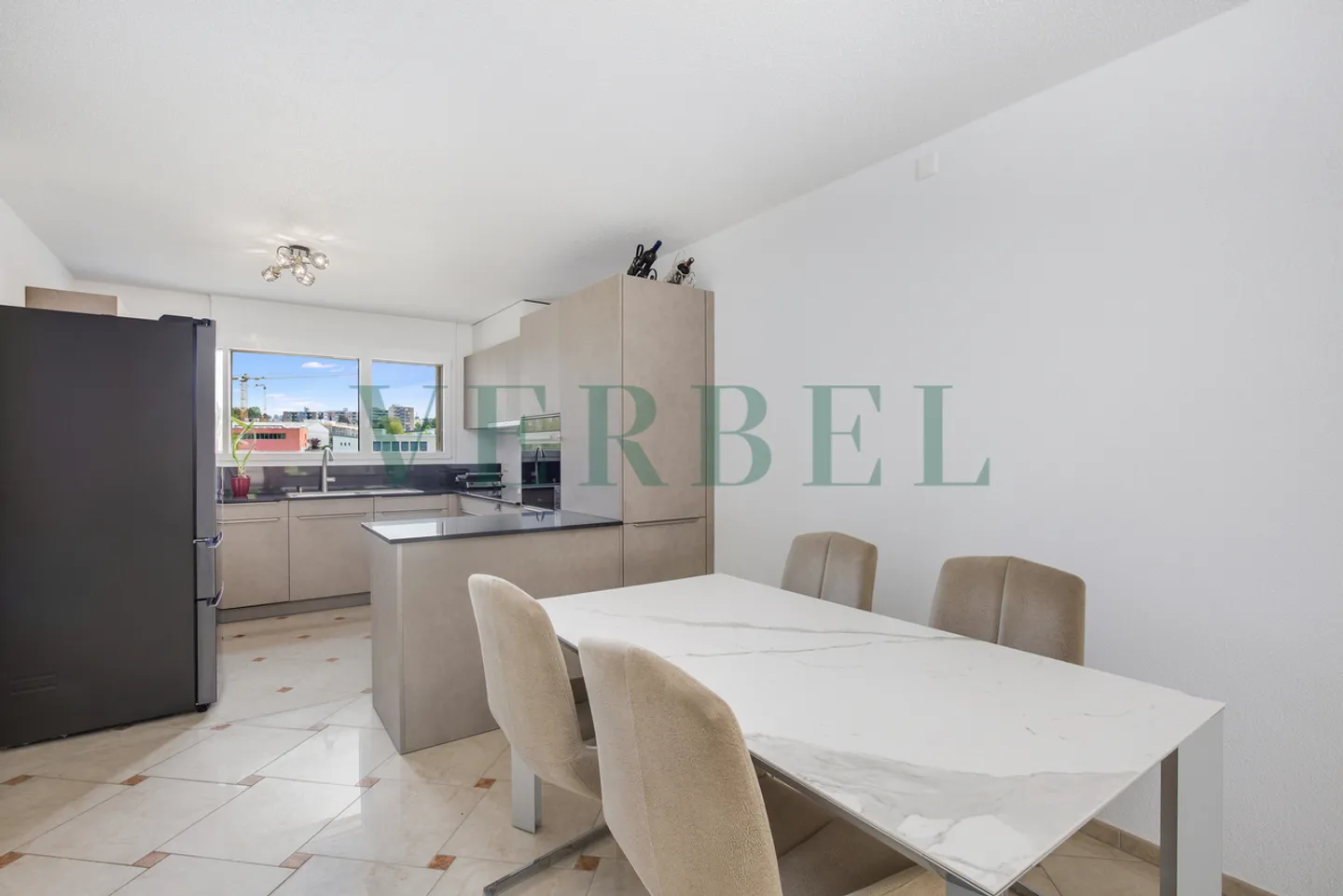 Maison familiale rénovée à Marly - Photo 2 sur 13