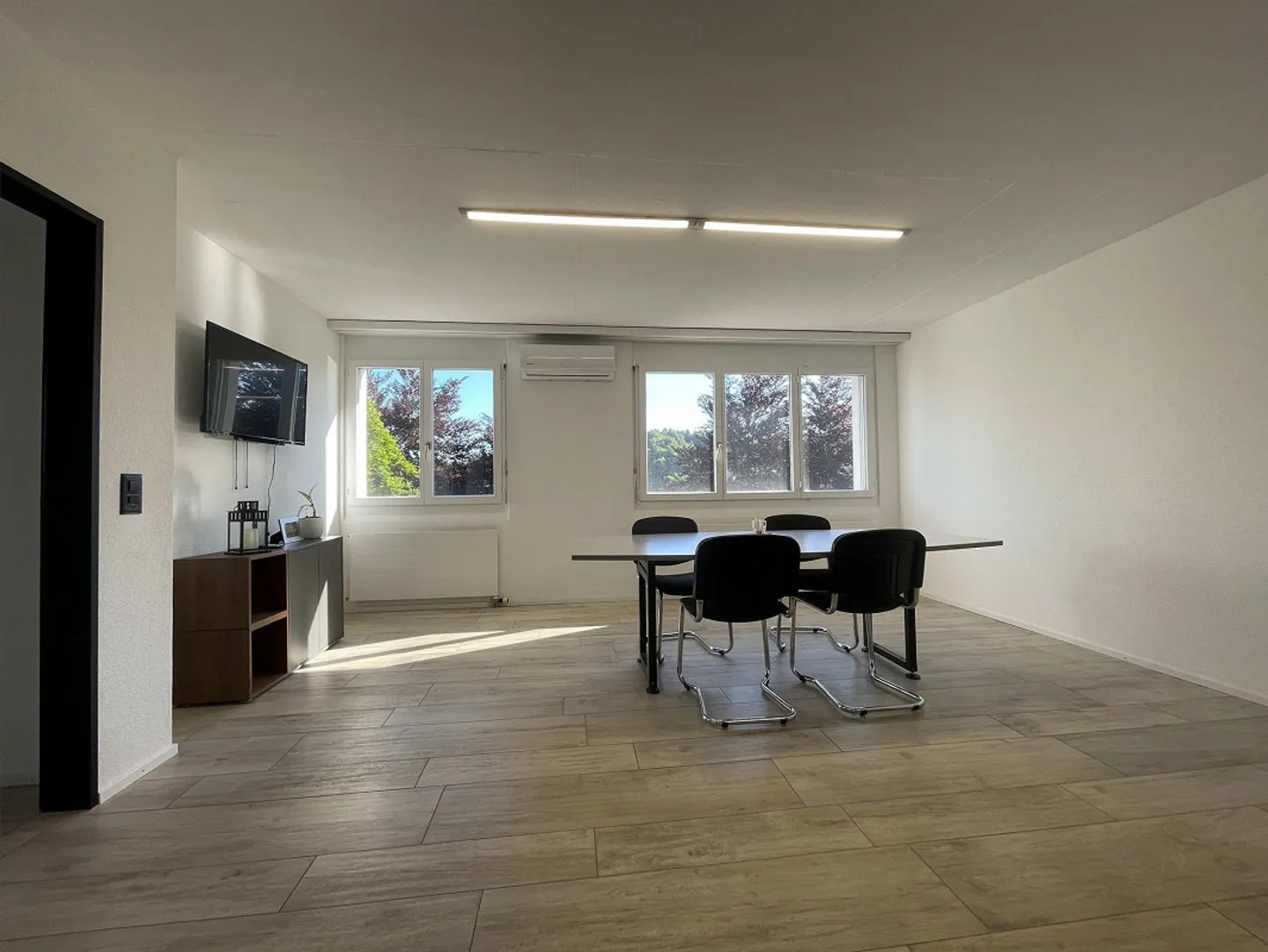 Bureaux modernes dans un bon emplacement à Flawil - disponibles immédiatement - Photo 2 sur 7