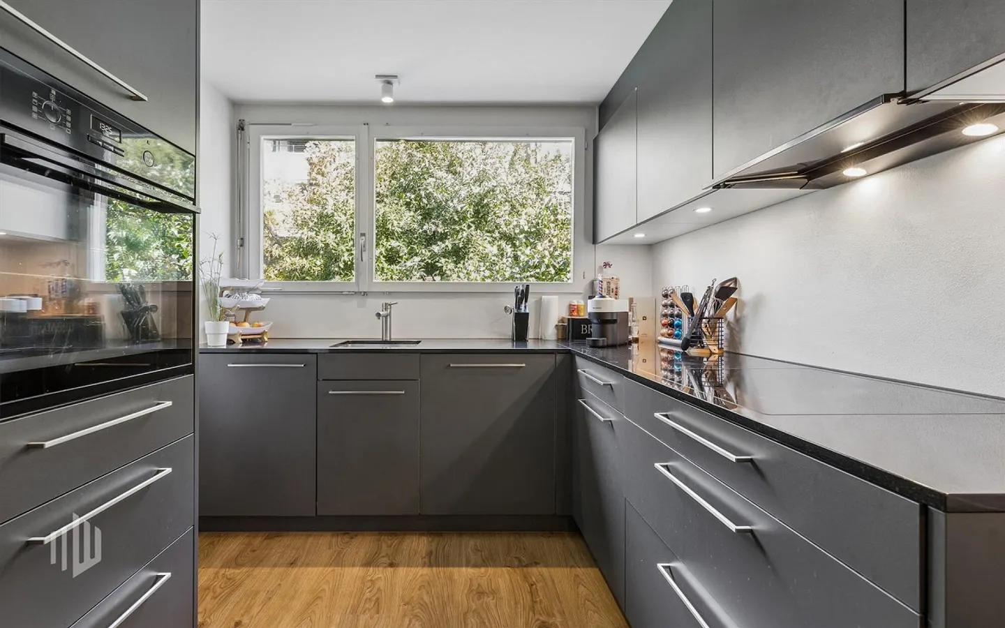 ImmoWyss - Appartamento moderno di 3,5 locali con balcone e vista panoramica. - Foto 7 di 21