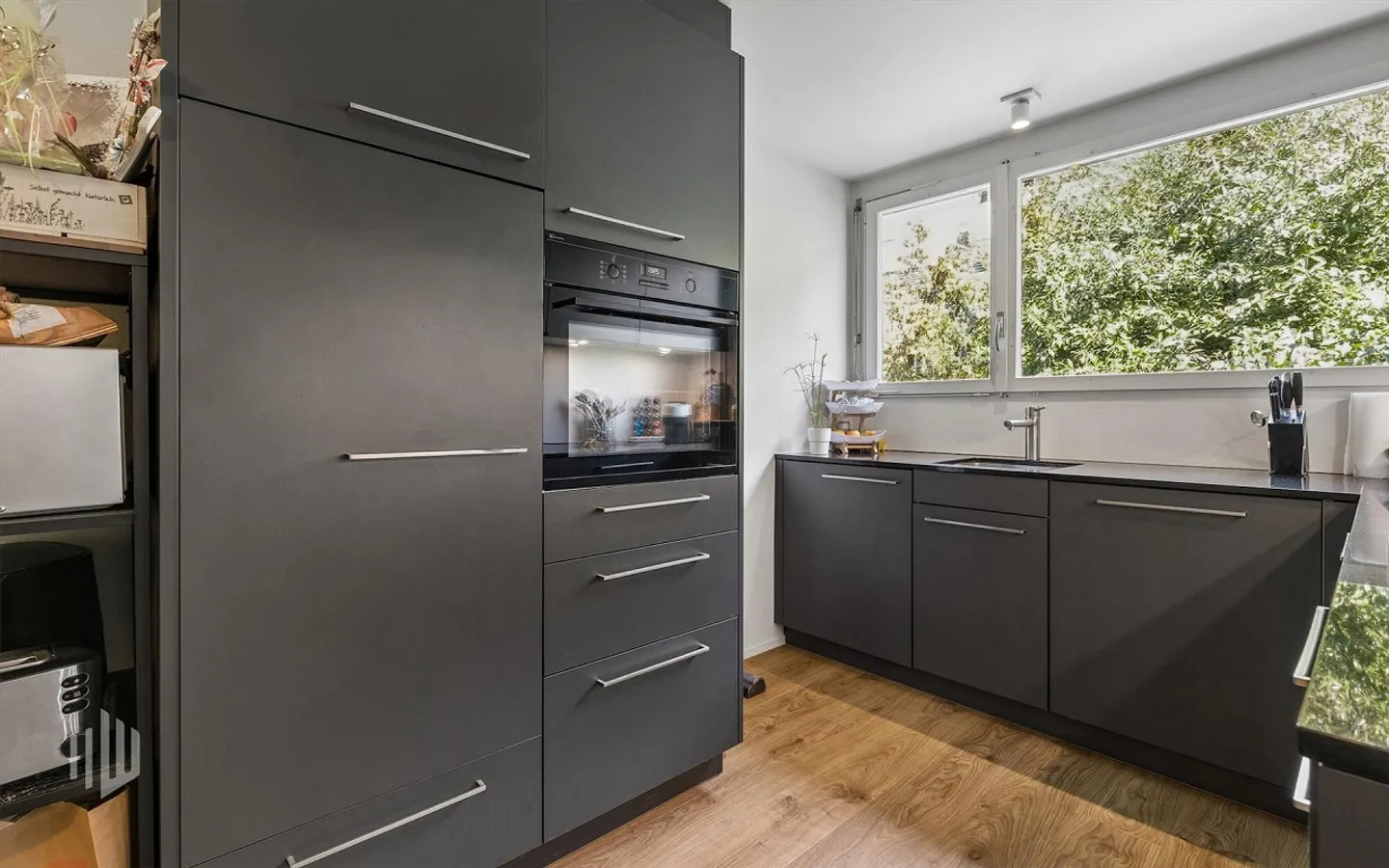 ImmoWyss - Appartamento moderno di 3,5 locali con balcone e vista panoramica. - Foto 8 di 21
