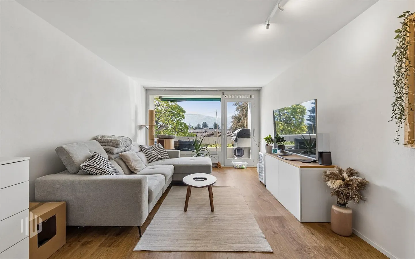 ImmoWyss - Appartamento moderno di 3,5 locali con balcone e vista panoramica. - Foto 9 di 21