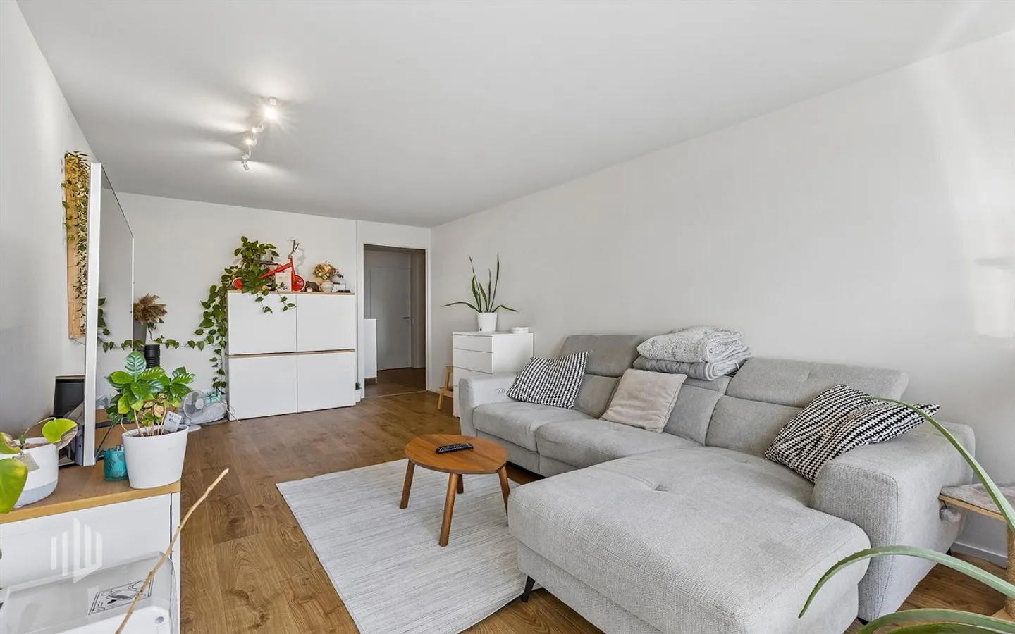ImmoWyss - Appartamento moderno di 3,5 locali con balcone e vista panoramica. - Foto 10 di 21
