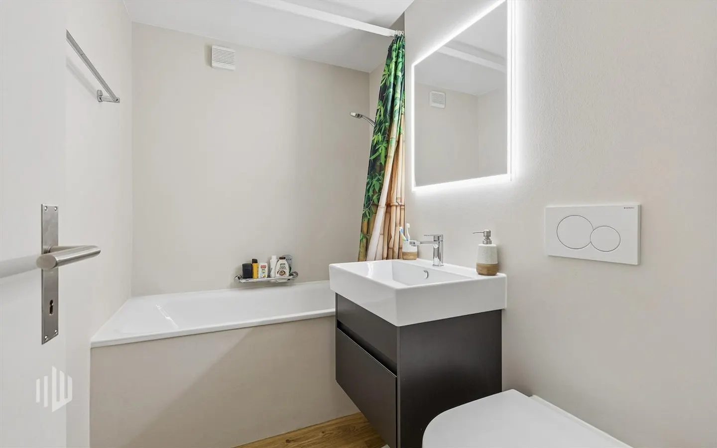 ImmoWyss - Appartamento moderno di 3,5 locali con balcone e vista panoramica. - Foto 13 di 21