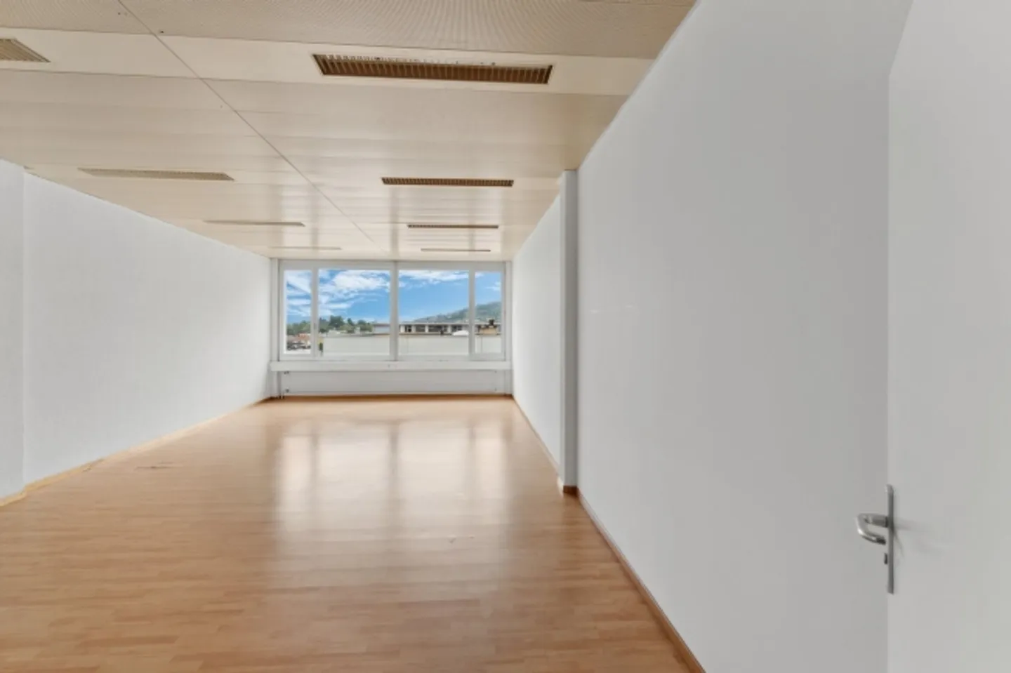 Lavorare con vista - Spazio ufficio a Root - Foto 2 di 4