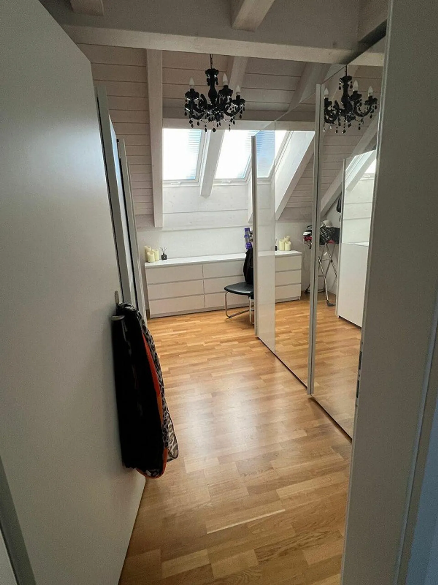 Appartement sous les combles de 4,5 pièces avec une vue magnifique - Photo 6 sur 12