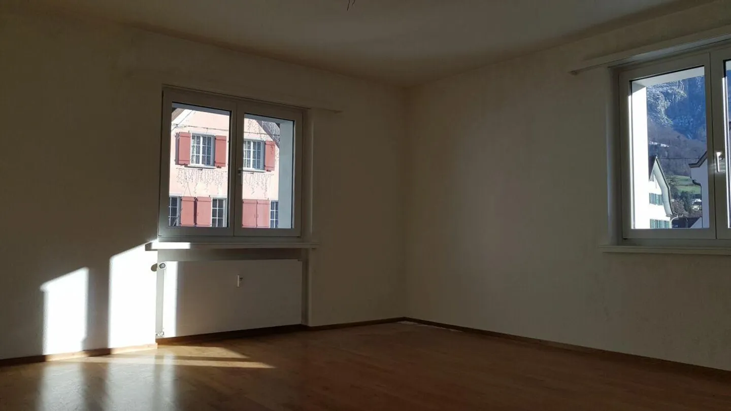 gepflegte 4-Zimmerwohnung an zentraler Lage zu vermieten - Foto 8 von 15