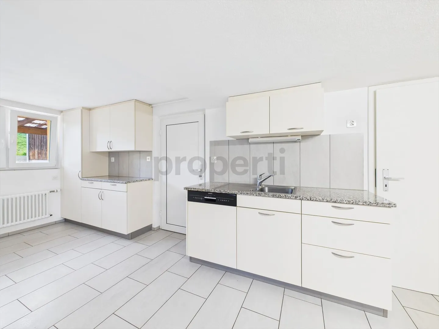Accogliente fattoria di 5,5 stanze a Neudorf - Foto 2 di 12