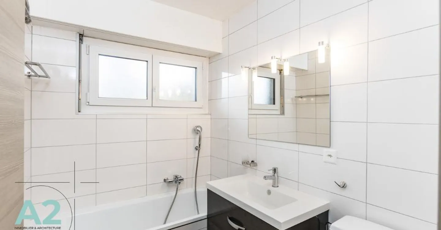 Bright Garden Apartment in Mollens - Photo 11 of 12