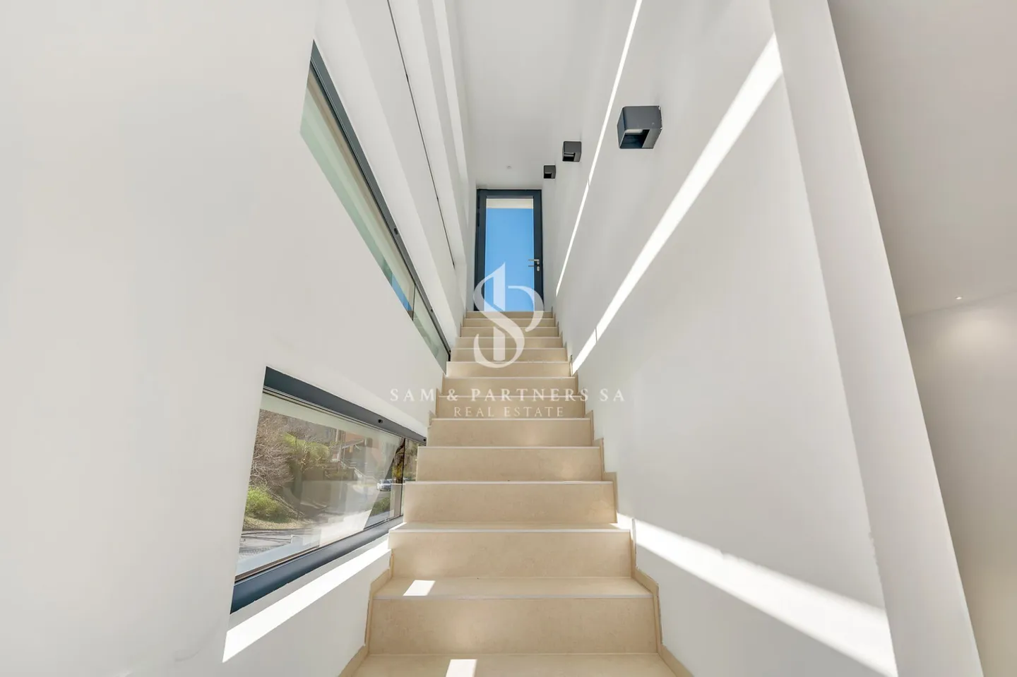 Neue Villa mit Seeblick - Foto 7 von 17