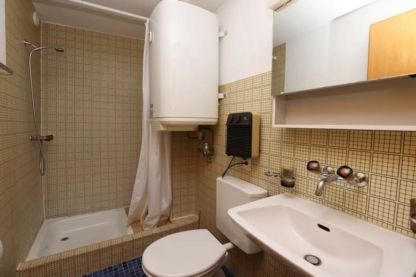 Industry - Photo 8 of 13