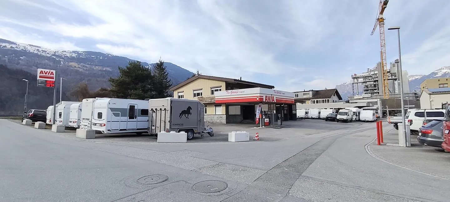 Workshop with plenty of space - Photo 1 of 11