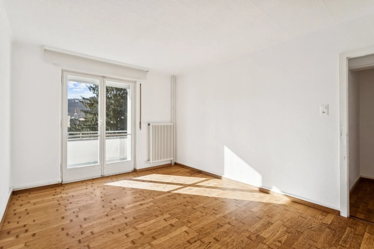 Renovated - balcony - good location - Photo 1 of 10