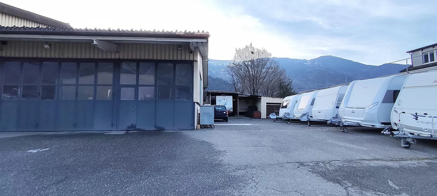 Workshop with plenty of space - Photo 5 of 11