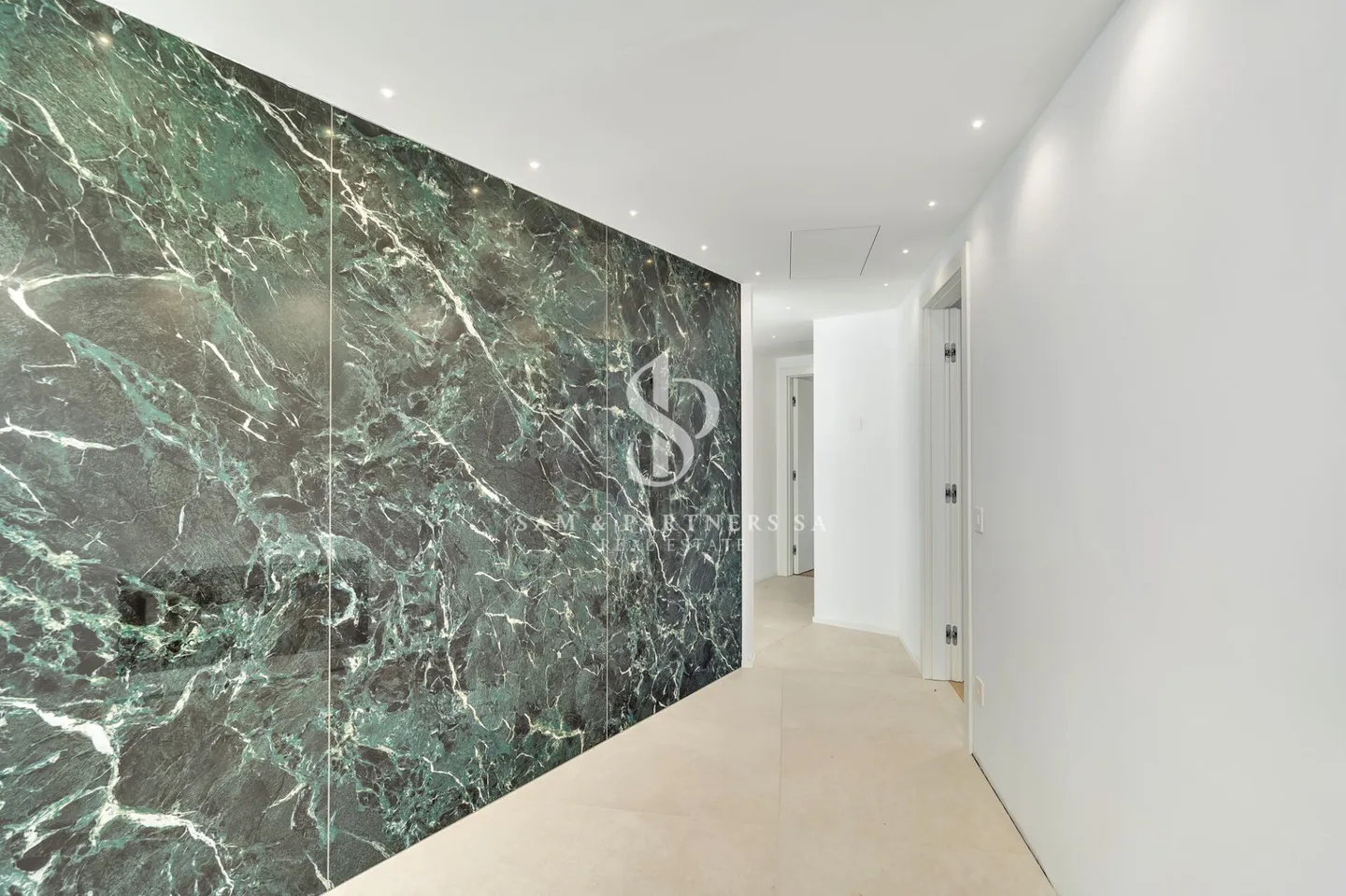 Neue Villa mit Seeblick - Foto 12 von 17