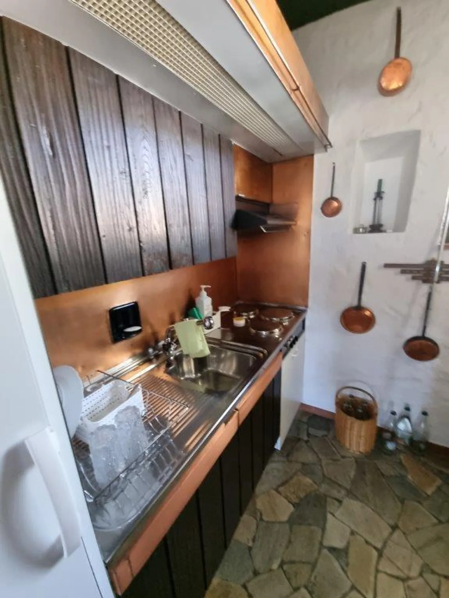 3.5 Room Apartment on the Top Floor Quiet, Sunny Location with a View - Photo 4 of 14