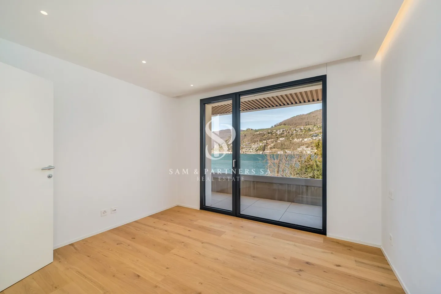 Neue Villa mit Seeblick - Foto 13 von 17