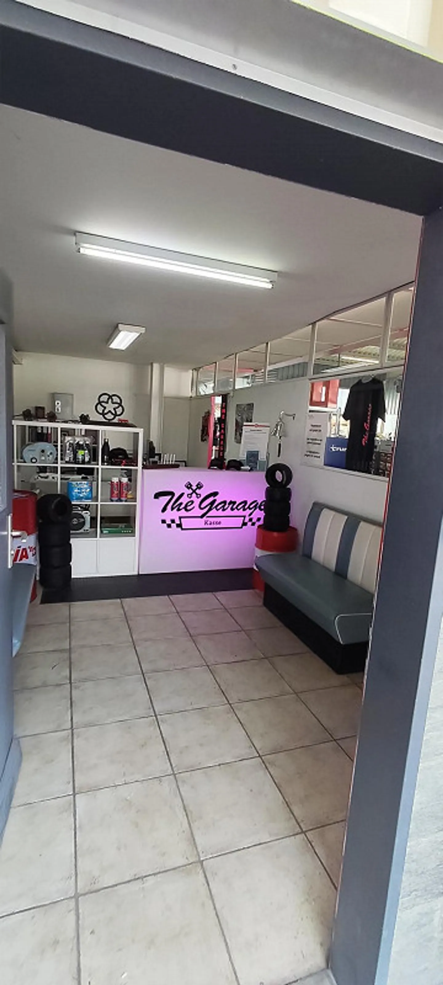 Workshop with plenty of space - Photo 10 of 11