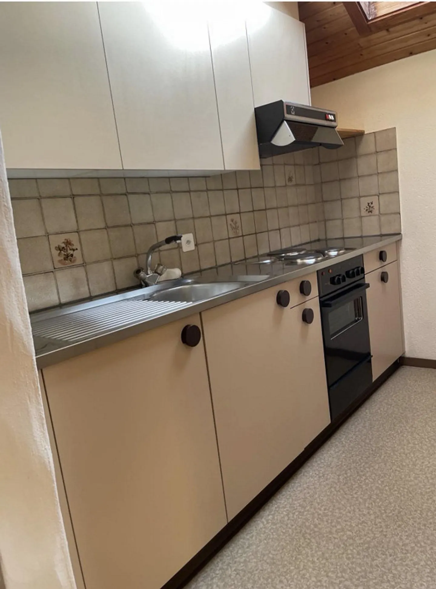 Appartamento mansardato conveniente - Foto 4 di 7