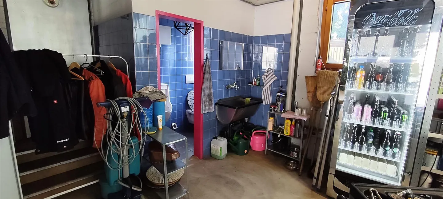 Workshop with plenty of space - Photo 11 of 11