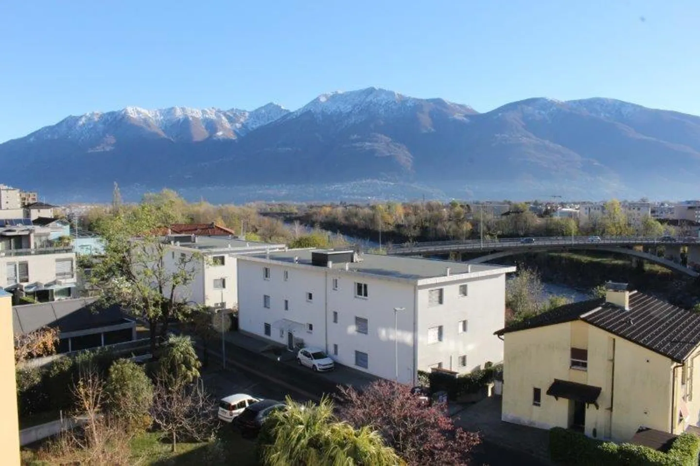 3.5 Room Apartment on the Top Floor Quiet, Sunny Location with a View - Photo 13 of 14