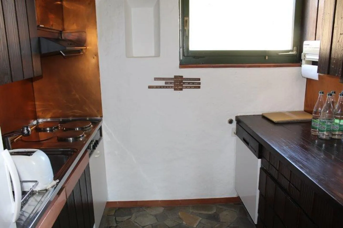 3.5 Room Apartment on the Top Floor Quiet, Sunny Location with a View - Photo 5 of 14