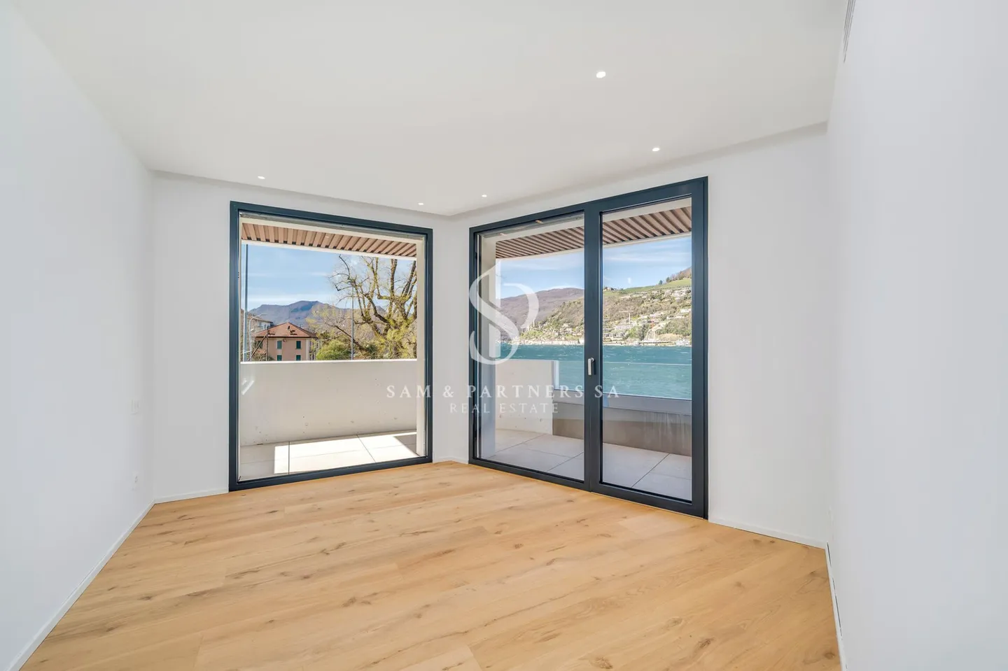 Neue Villa mit Seeblick - Foto 15 von 17