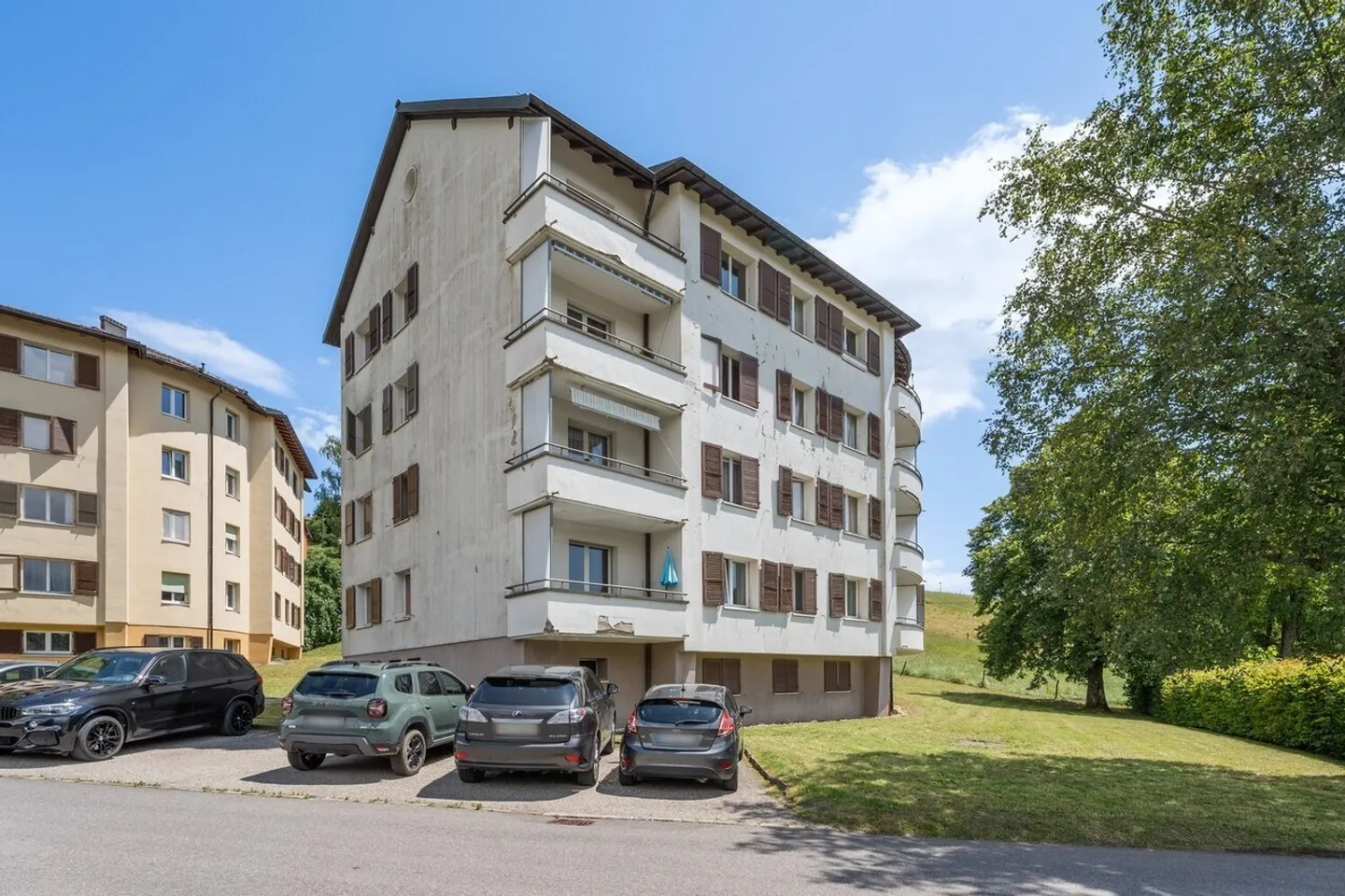 Renovated - balcony - good location - Photo 9 of 10