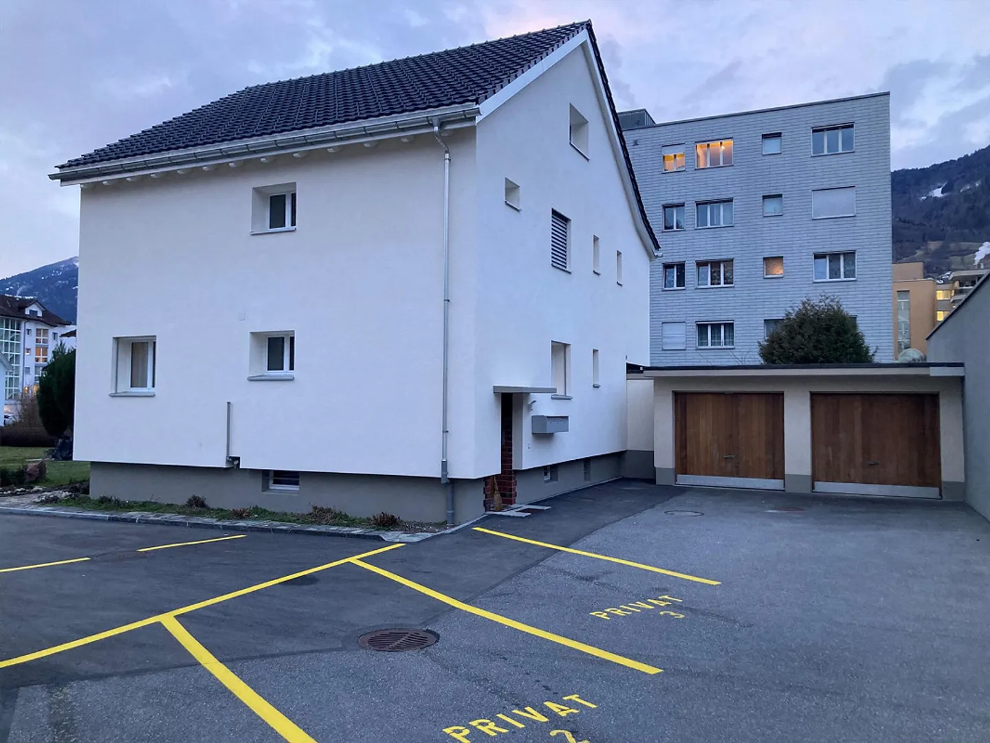 Outdoor parking near the train station - Photo 1 of 1