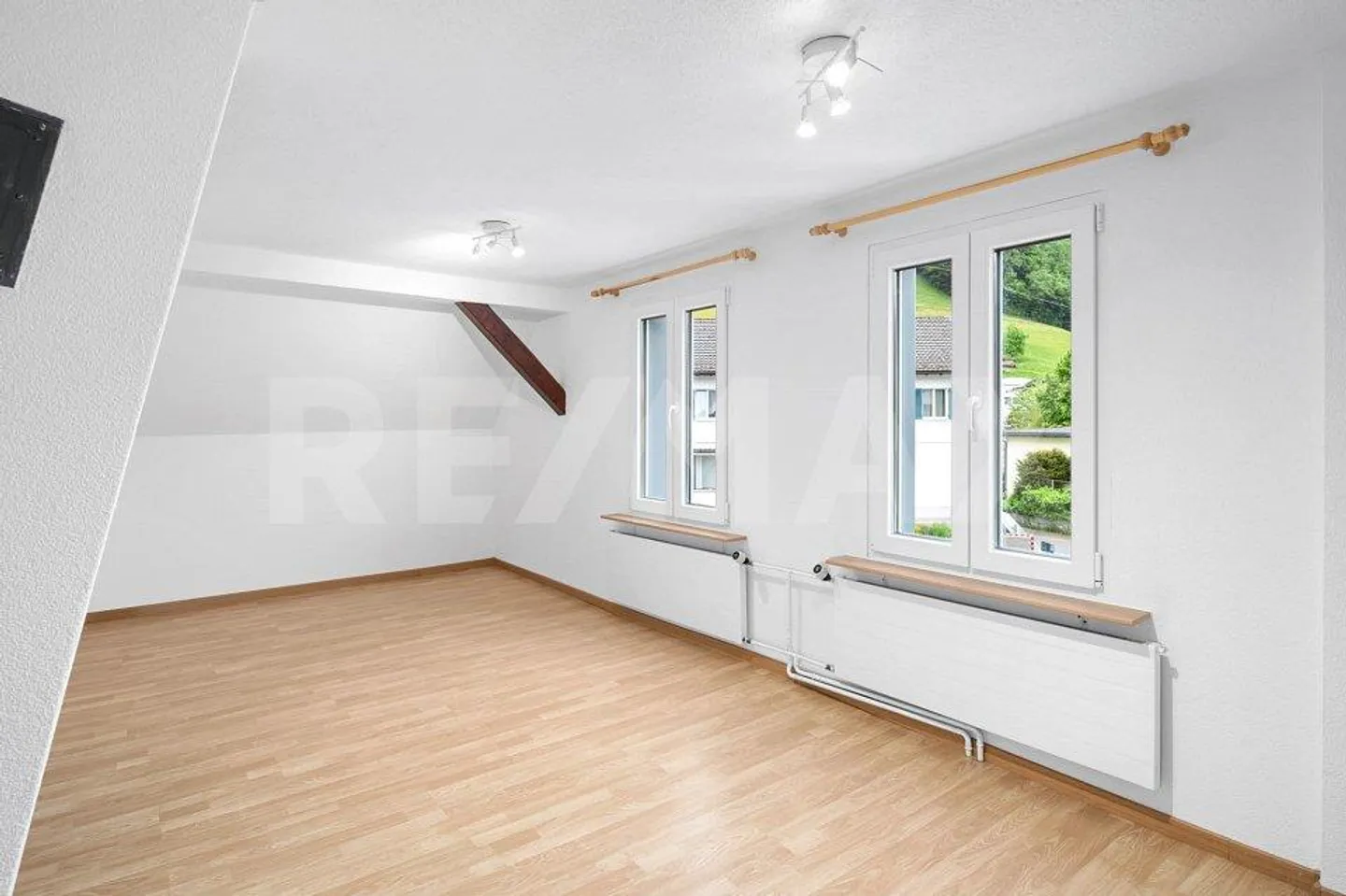 Residential building - Photo 13 of 13