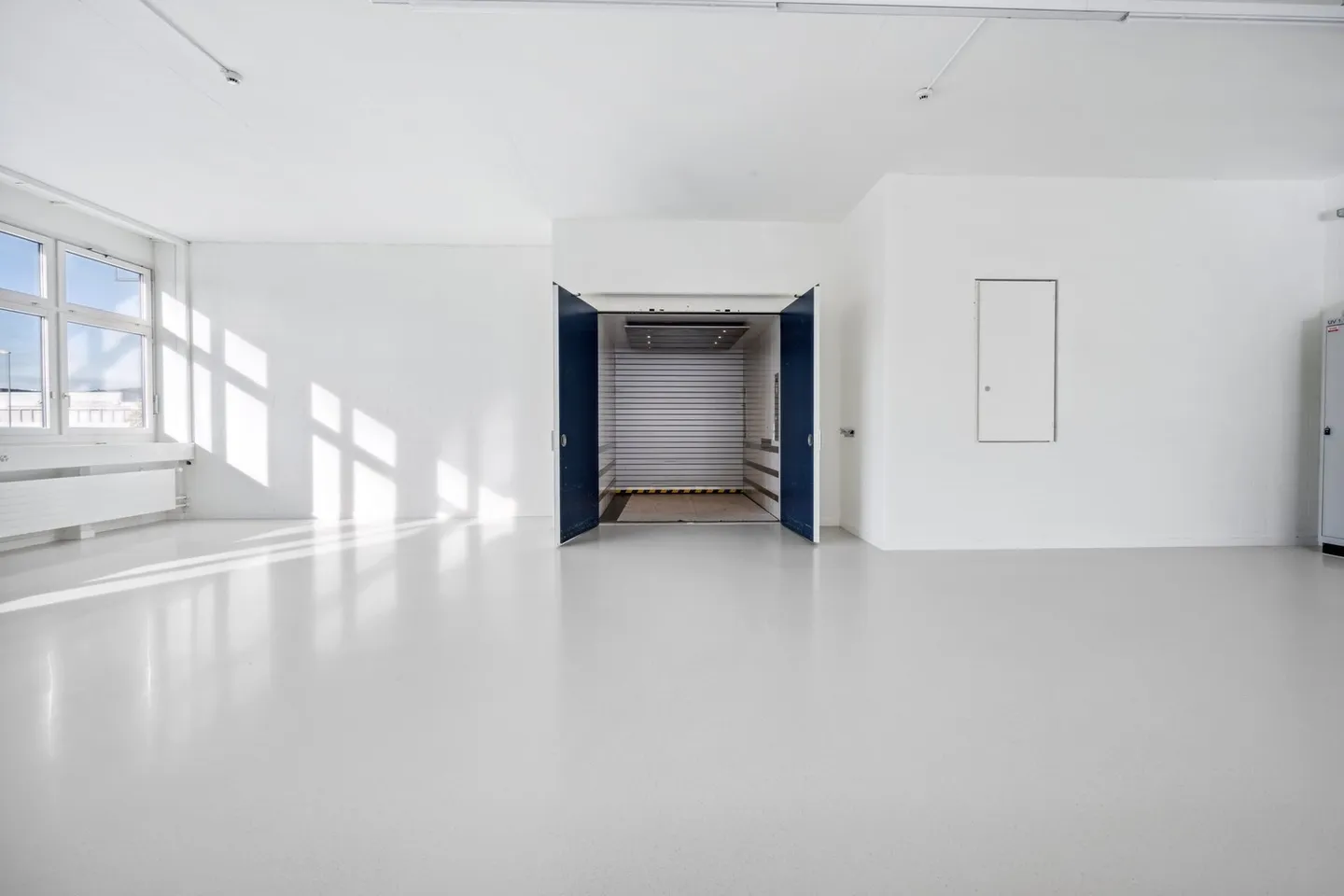 365 m2 di spazi commerciali con montacarichi e capacità di carico di 1.300 kg/m² - Foto 10 di 11