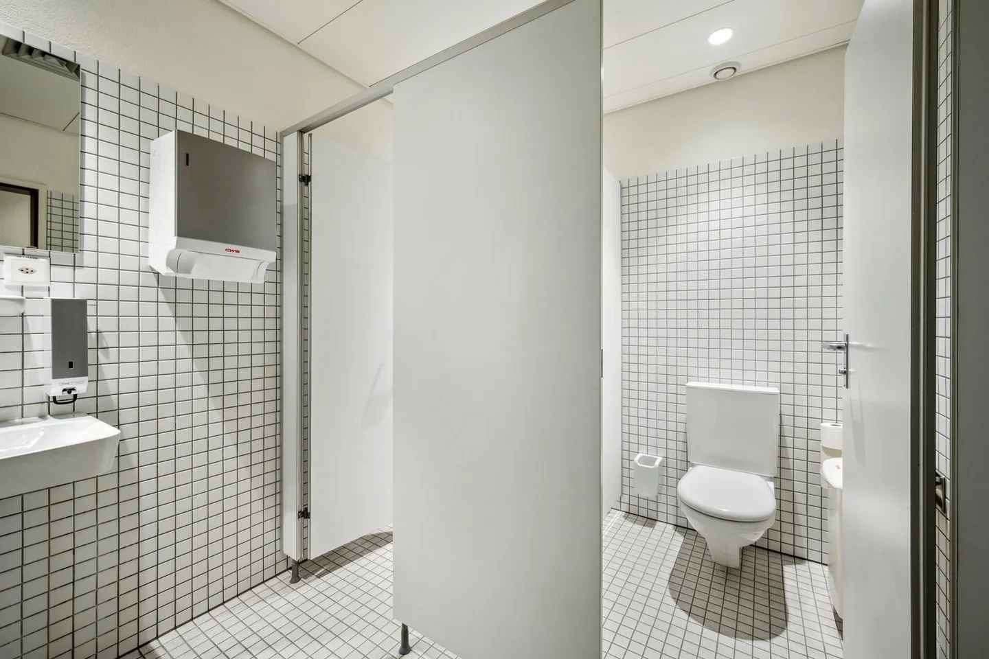 365 m2 di spazi commerciali con montacarichi e capacità di carico di 1.300 kg/m² - Foto 4 di 11