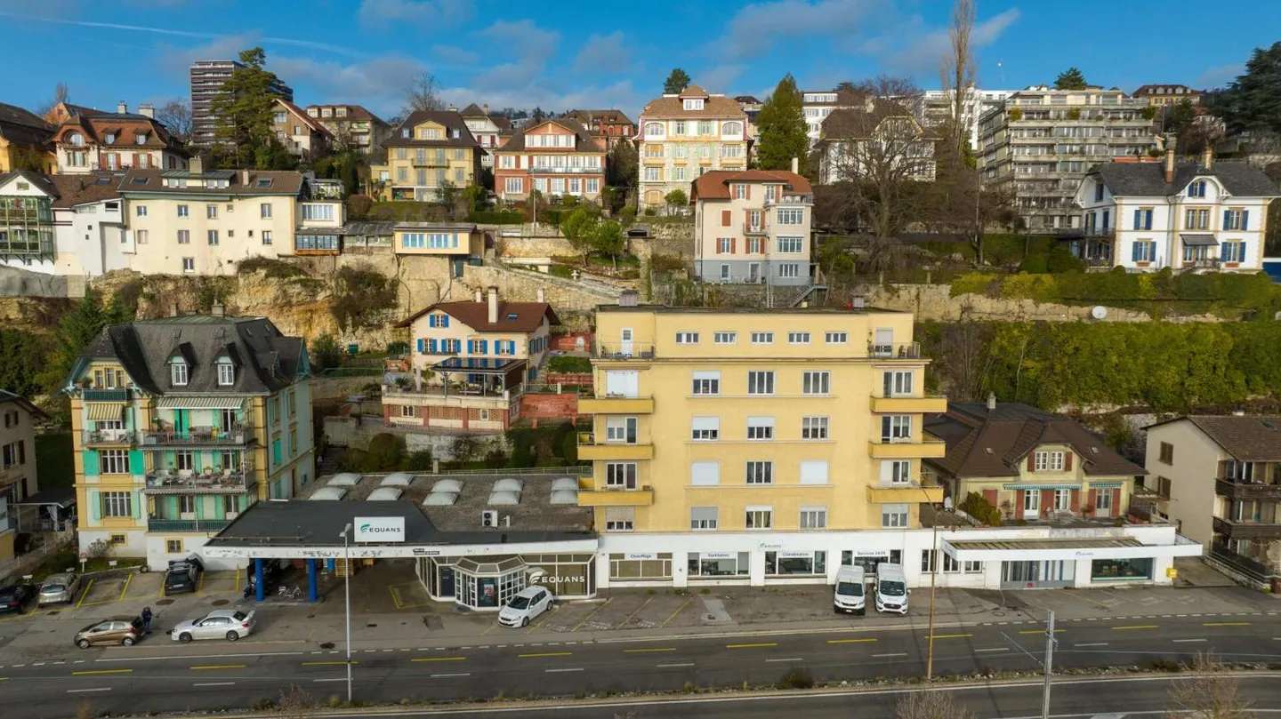 Area di vendita con vista lago - Foto 3 di 3