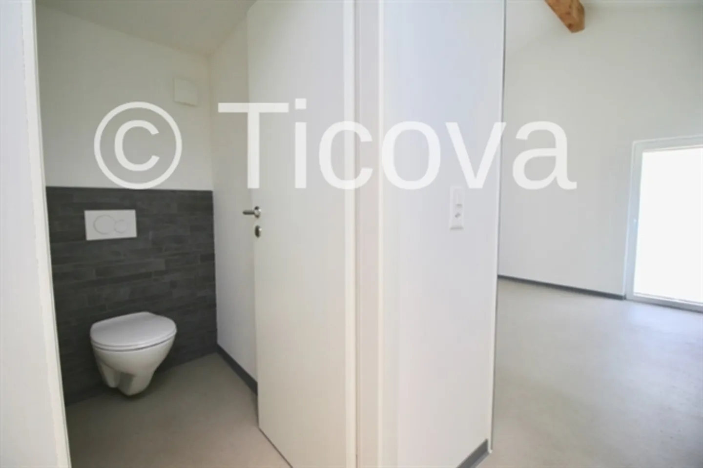 3.5 Rooms in the Heart of Soresina with Shared Garden - Photo 9 of 15