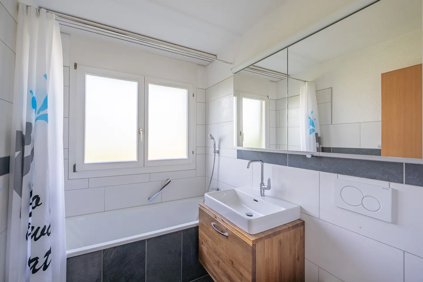 Appartement pratique de 5 pièces en ville au 2ème étage - Photo 6 sur 11