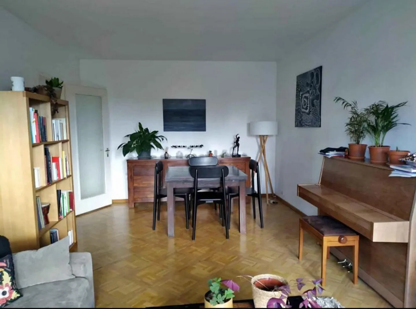 Bright 5-Room Apartment in Geneva - Photo 2 of 5