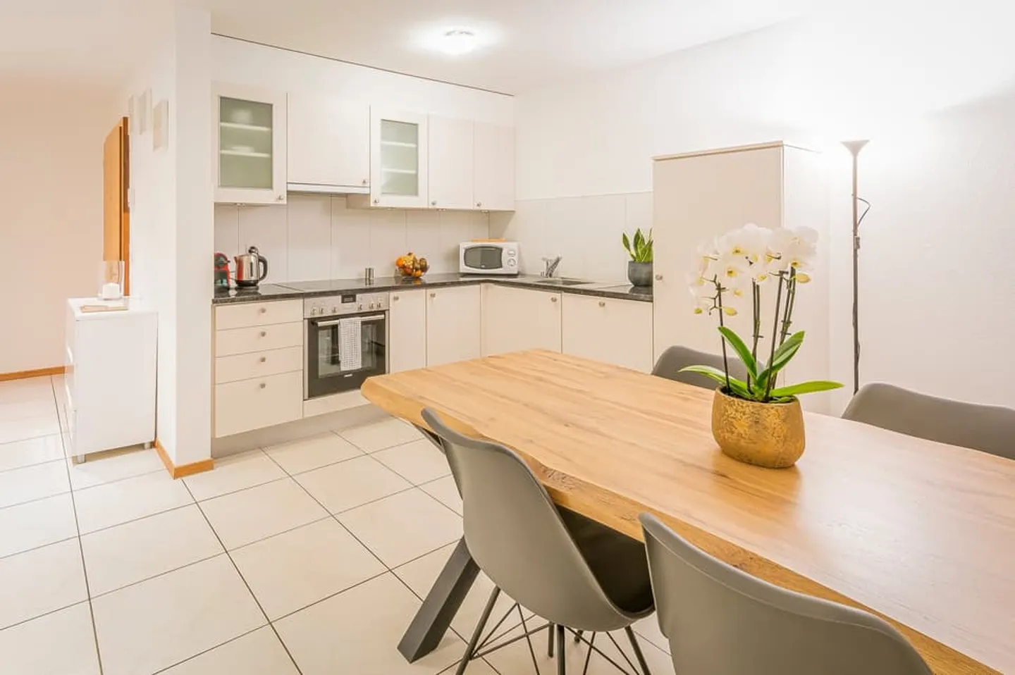 Modernes 1-Zimmer-Apartment mit Hotelservices - Stadtzentrum von Bulle - Foto 4 von 7