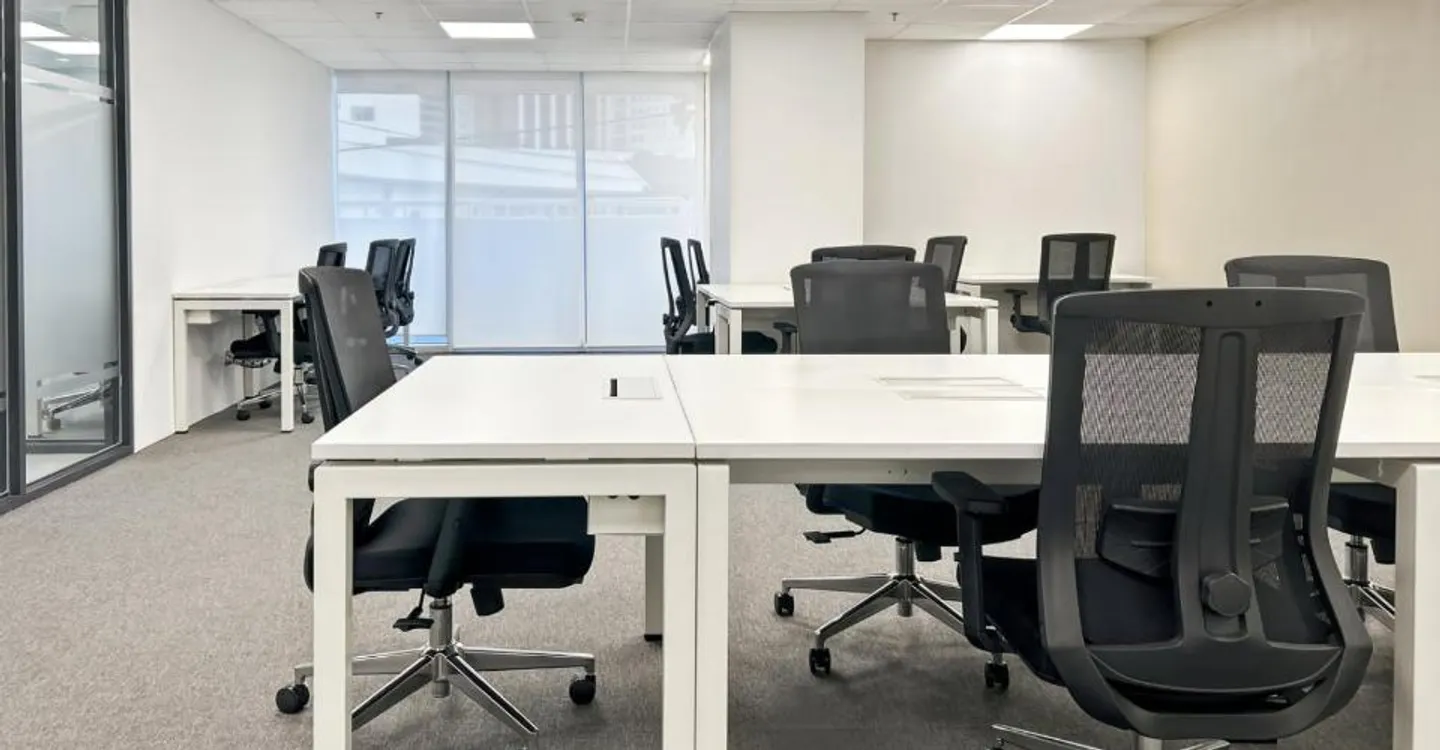 Bureau privé pour 5 personnes à Regus Spoom Kriens - Photo 1 sur 5