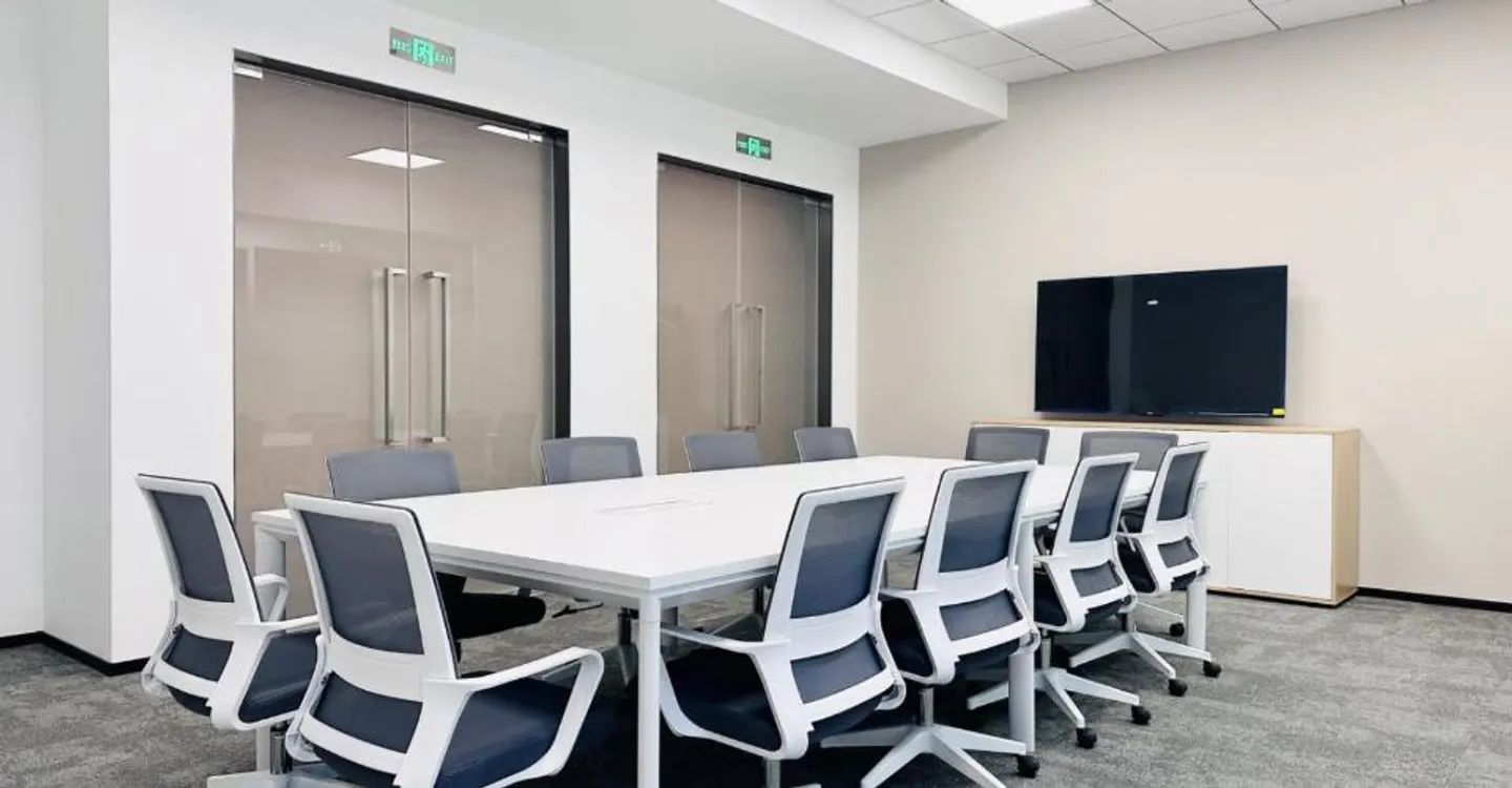 Bureau privé pour 5 personnes à Regus Spoom Kriens - Photo 4 sur 5
