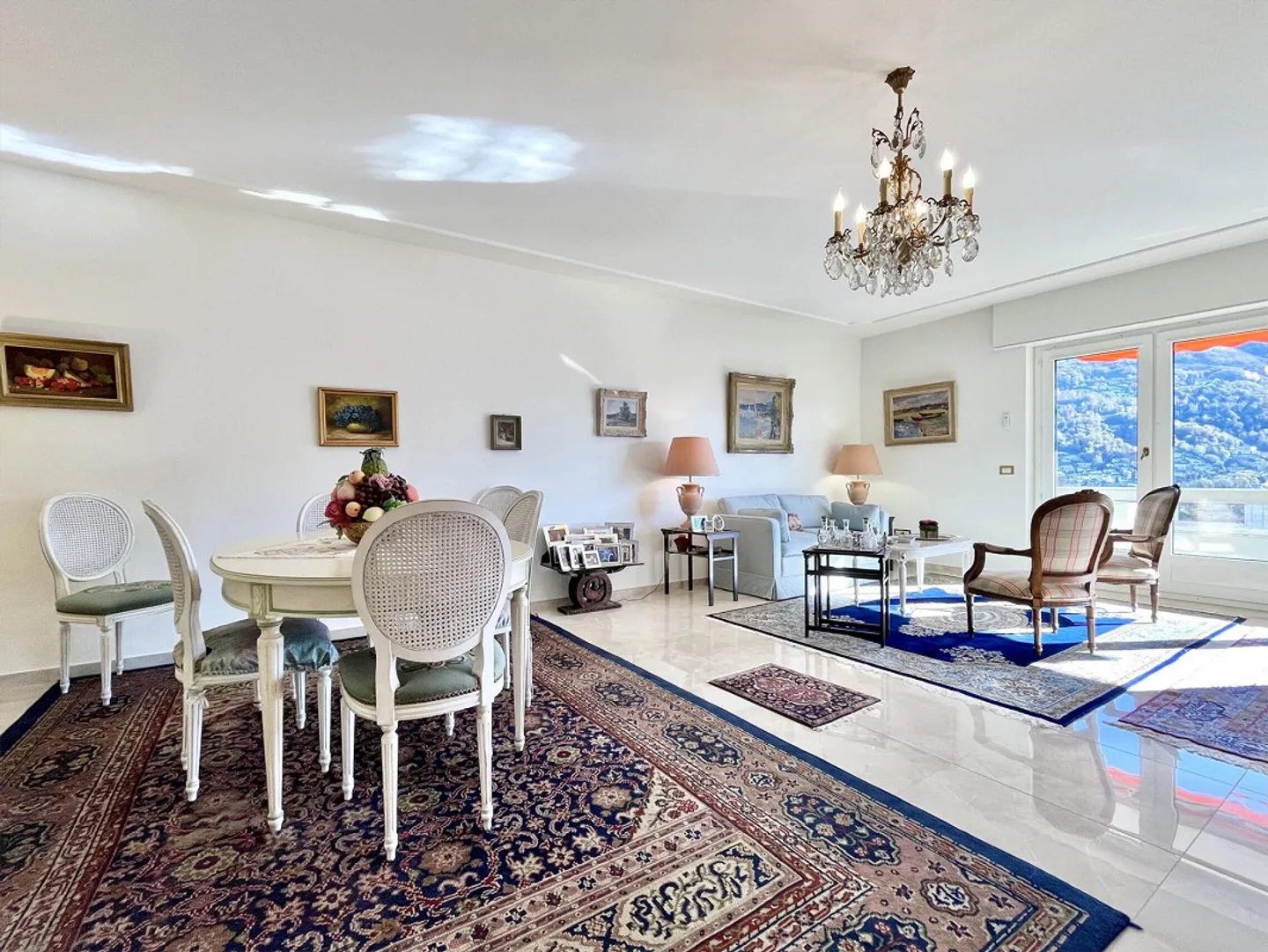 Appartamento attico prestigioso 4.5 stanze con vista lago e piscina a Porza - Foto 4 di 9