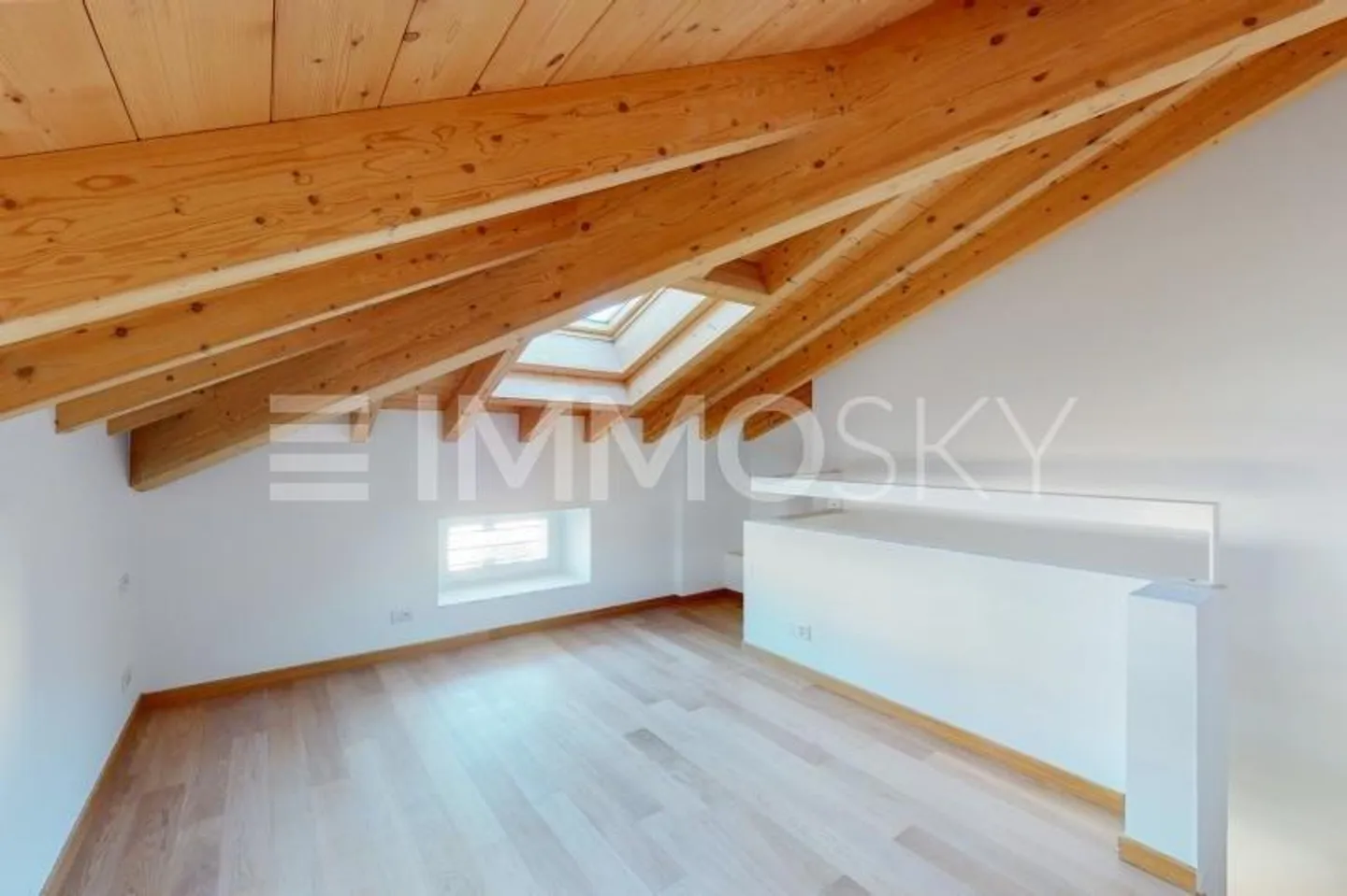 Finitions de qualité dans une villa rénovée de style Liberty - Photo 4 sur 5