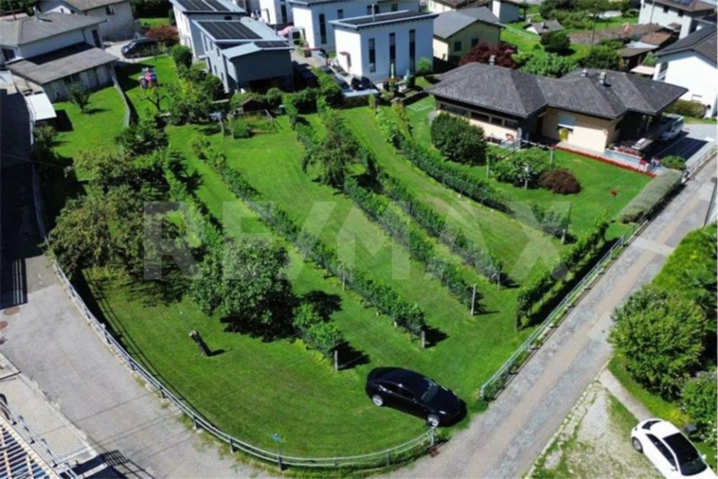 Baugrundstück in esclusiva zona residenziale a Roveredo (GR) - Foto 1 di 8