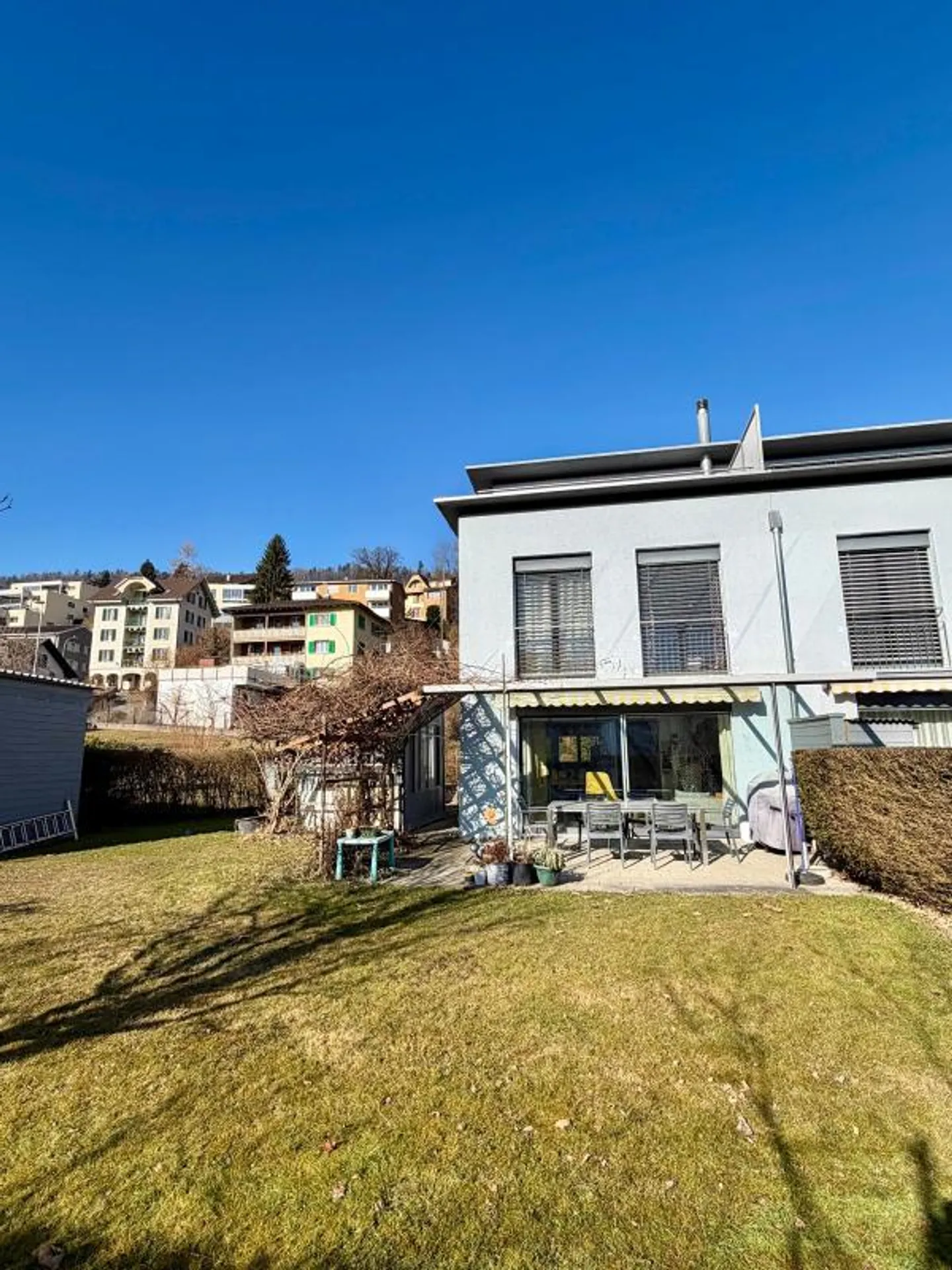 Charmantes Eckhaus in Kriens - Foto 1 von 5