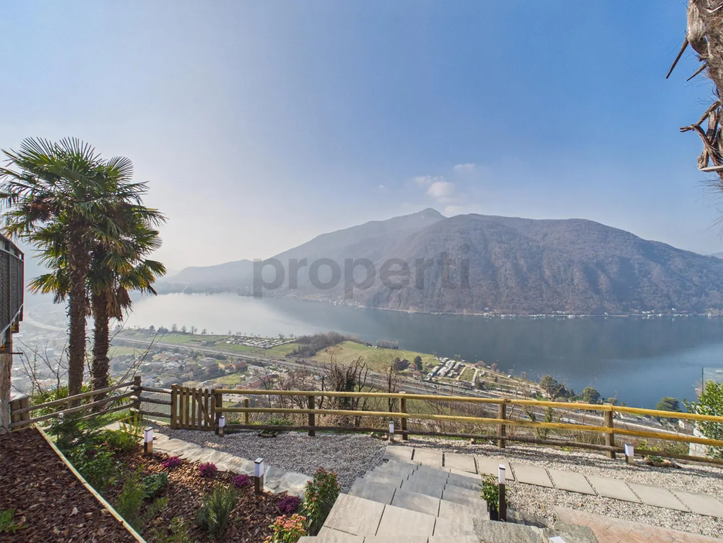 Moderne Villa mit atemberaubendem Blick, Val Mara-Rovio - Foto 1 von 17