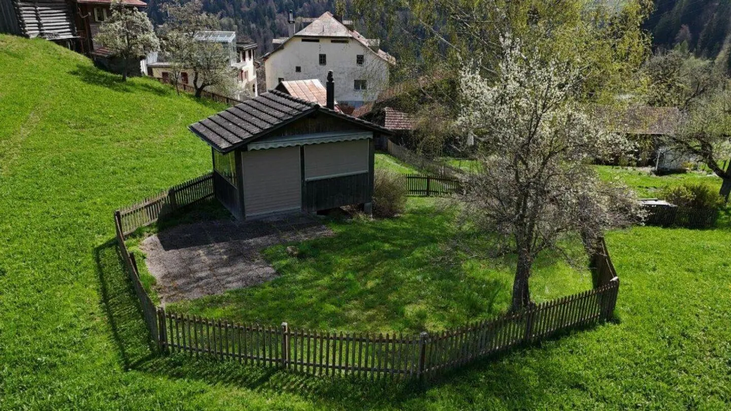 Maison individuelle mit demi-maison avec beau jardin et grand terrain - Photo 2 sur 5