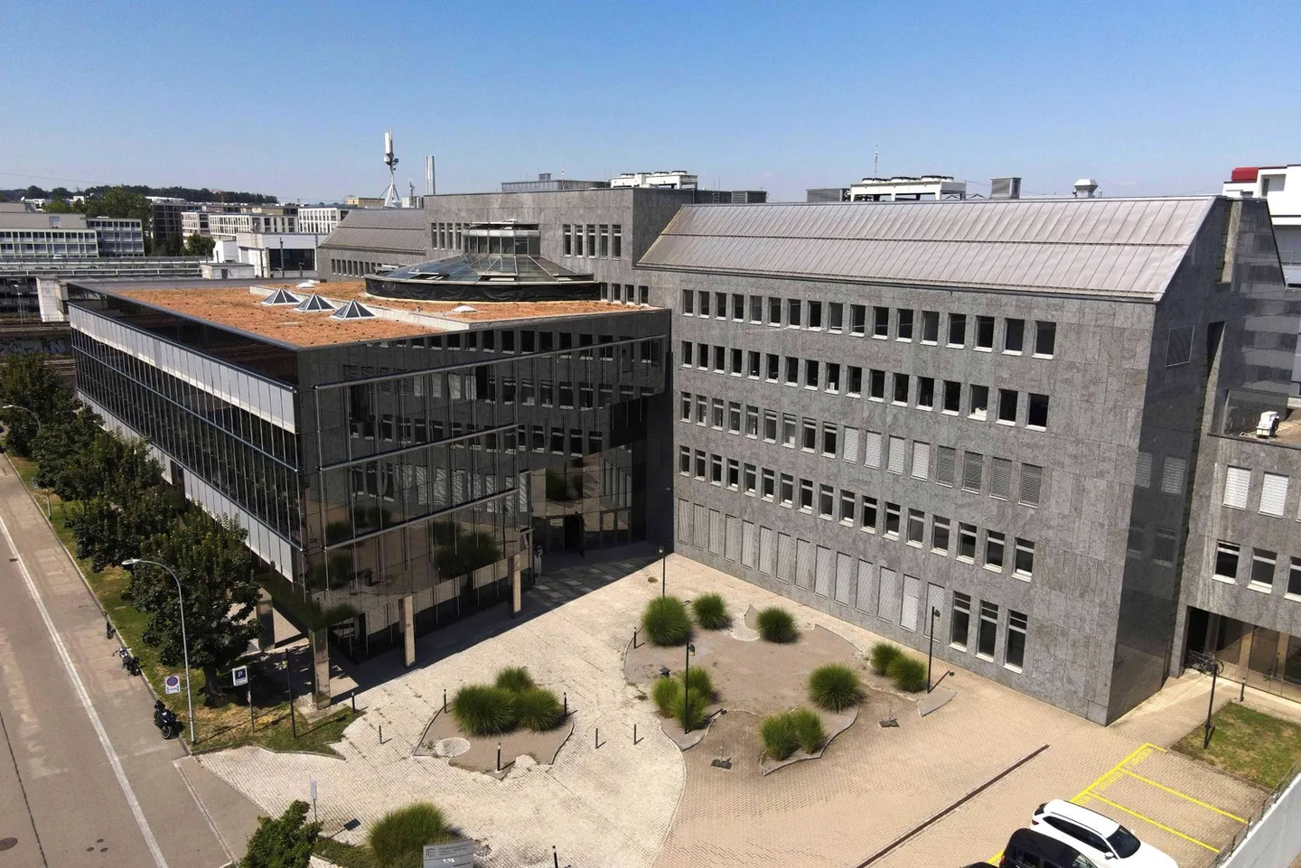 Diverse Büroflächen zwischen 200 - 410 m² im zentralen Glattparkareal - Foto 1 von 8