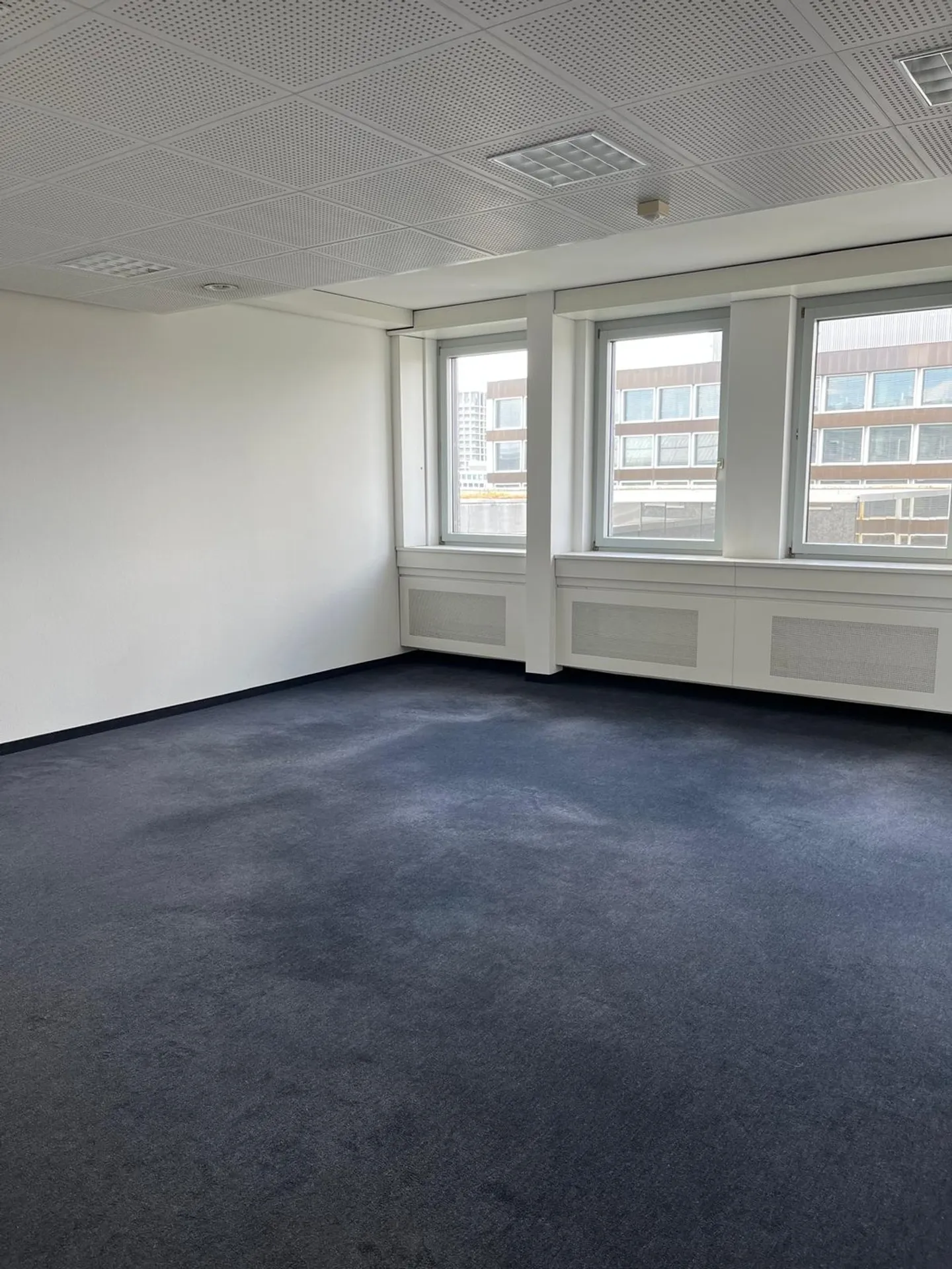 Diverse Büroflächen zwischen 200 - 410 m² im zentralen Glattparkareal - Foto 6 von 8