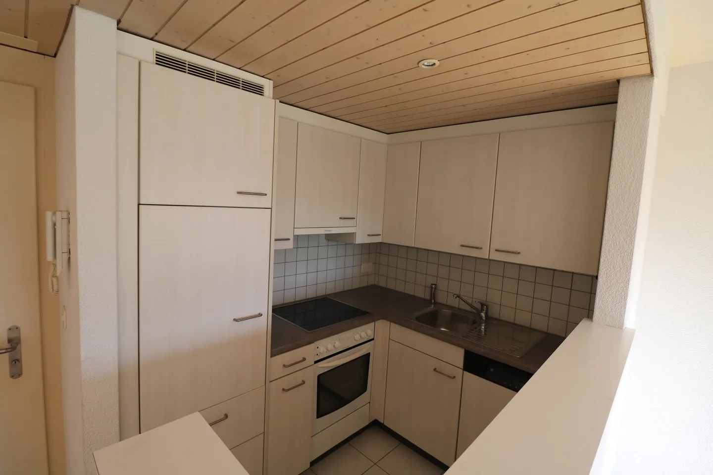 2-room apartment - Photo 2 of 8