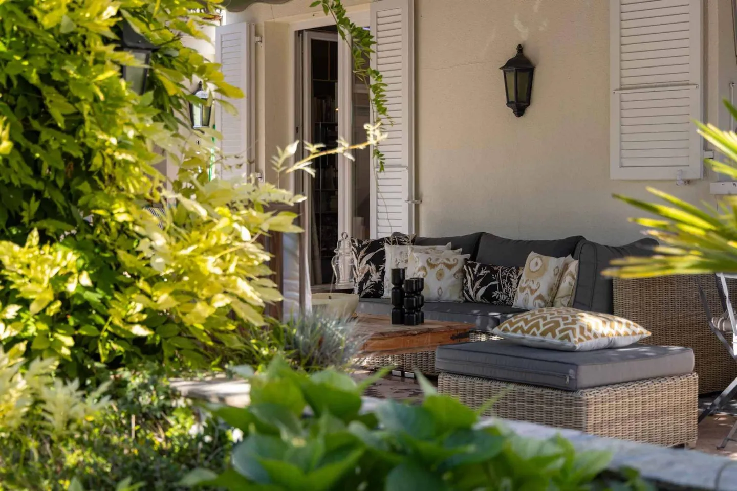 Villa unica con charme, piscina e spazi belli - Foto 2 di 13