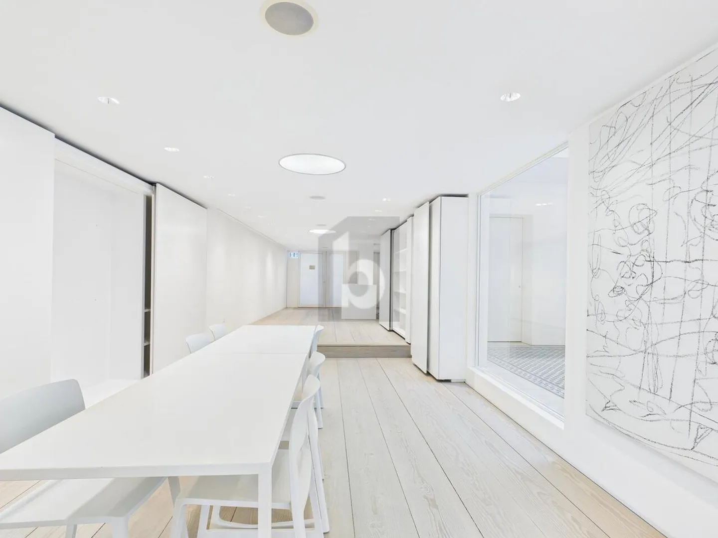 MODERN, CENTRAL & FULLY RENOVATED - Photo 3 of 6